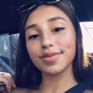 Meet your Posher, Isabel